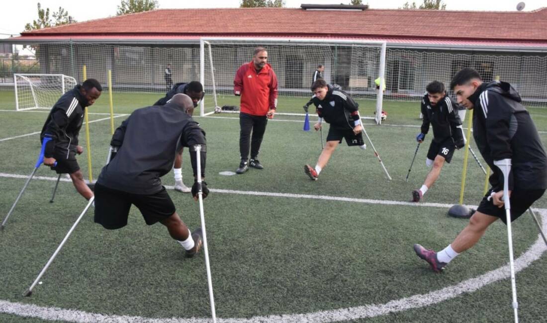 Kazada engelli oldu, futbolla hayata döndü Gaziantep’te 13 yıl önce geçirdiği trafik kazası sonucu sol bacağını