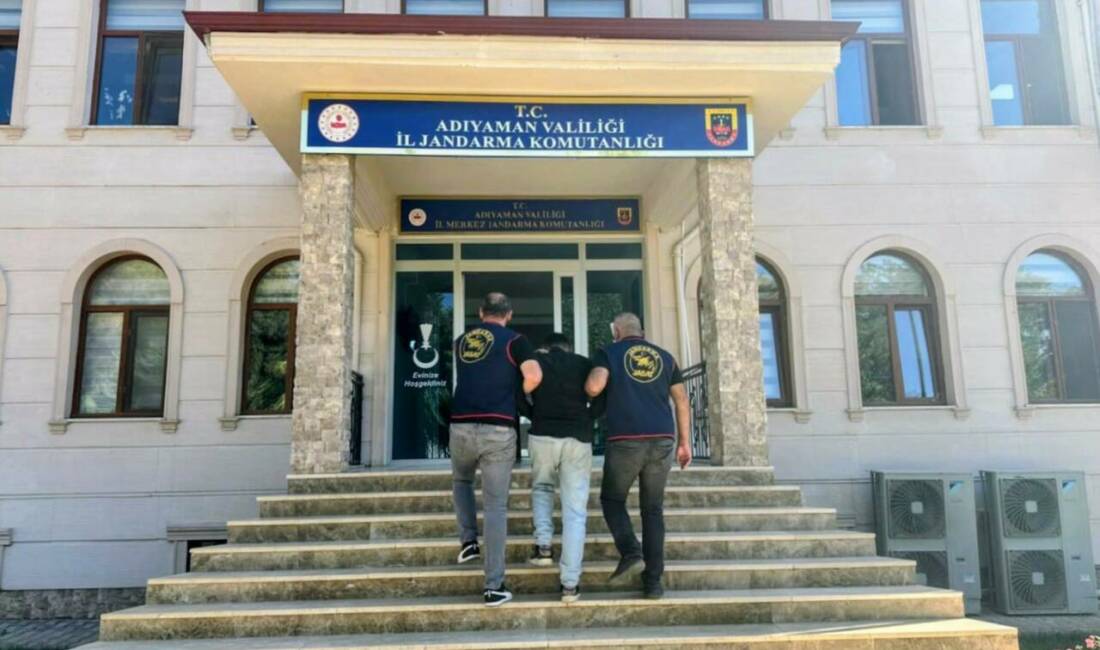 Adıyaman İl Jandarma Komutanlığı ekipleri, çeşitli suçlardan aranması bulunan 2