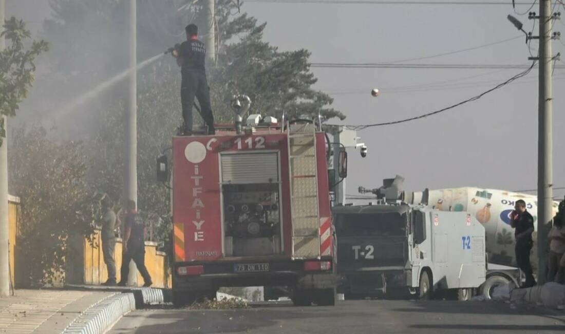 Kilis Organize Sanayi Bölgesi’nde bulunan bir kauçuk fabrikasında çıkan yangın,