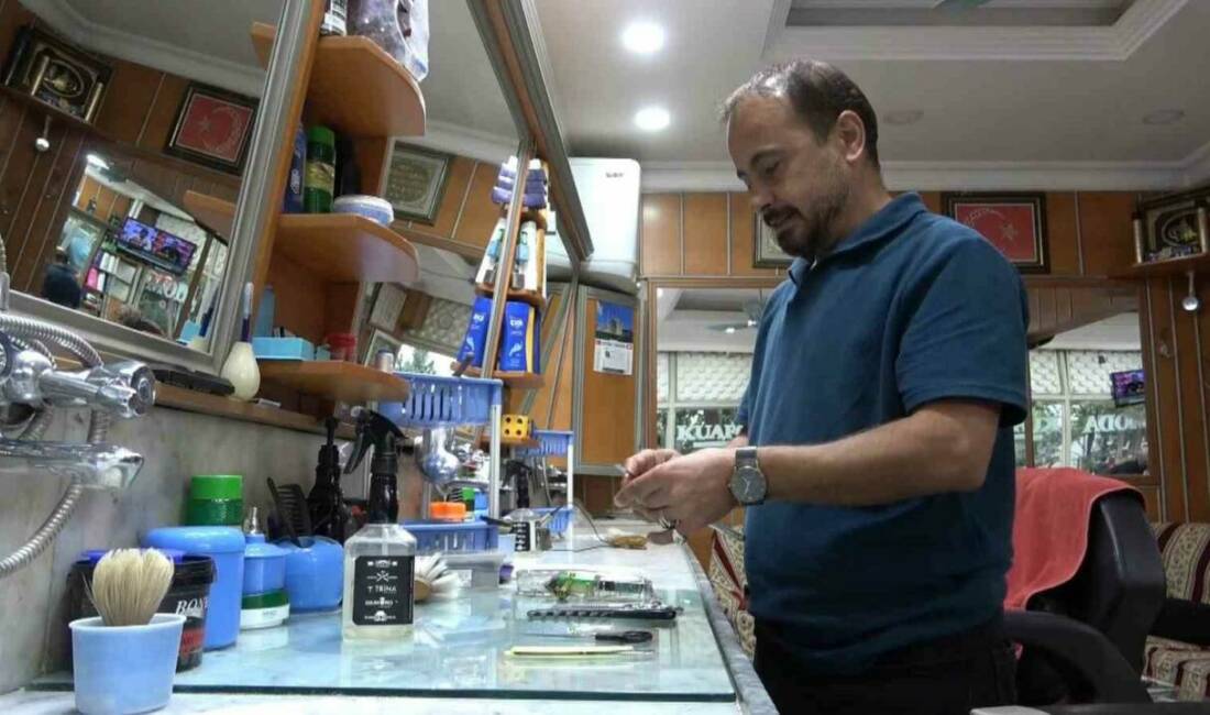 Siirt'te 26 yıldır berberlik yapan 48 yaşındaki Aydın Ekin, geleneksel