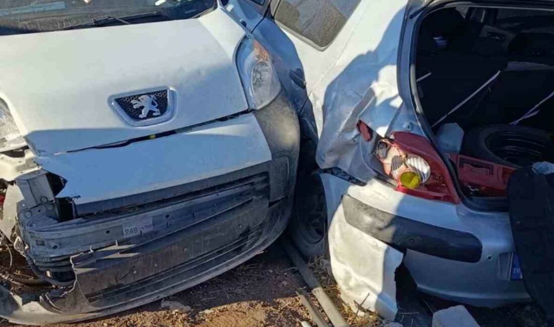 Kurtalan’da iki otomobil çarpıştı: 1 yaralı Siirt’in Kurtalan ilçesinde iki otomobilin çarpışması sonucu meydana gelen trafik