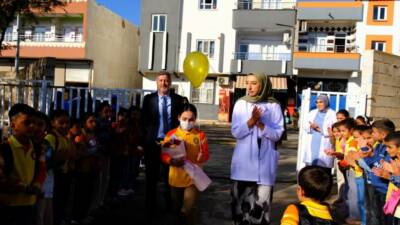 Viranşehir ilçesinde lösemi teşhisi konulan 4'üncü sınıf öğrencisi Asmin Koyuncu,