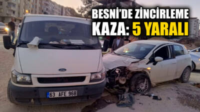 Besni'de 3 aracın karıştığı zincirleme trafik kazasında 5 kişi yaralandı.