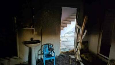 Mardin'in Kızıltepe ilçesinde Sanayi Mahallesi'nde bulunan 3 katlı bir evde