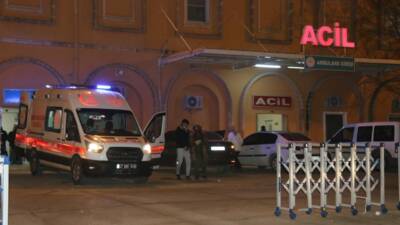 Mardin'de, Kızıltepe ilçesinde meydana gelen trafik kazasında, plakaları belirlenemeyen iki