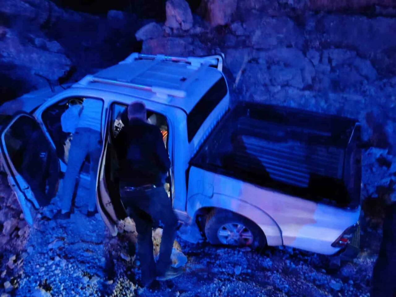 Mardin'in Artuklu ilçesinde Kabala Mahallesi'nde meydana gelen trafik kazasında kontrolden