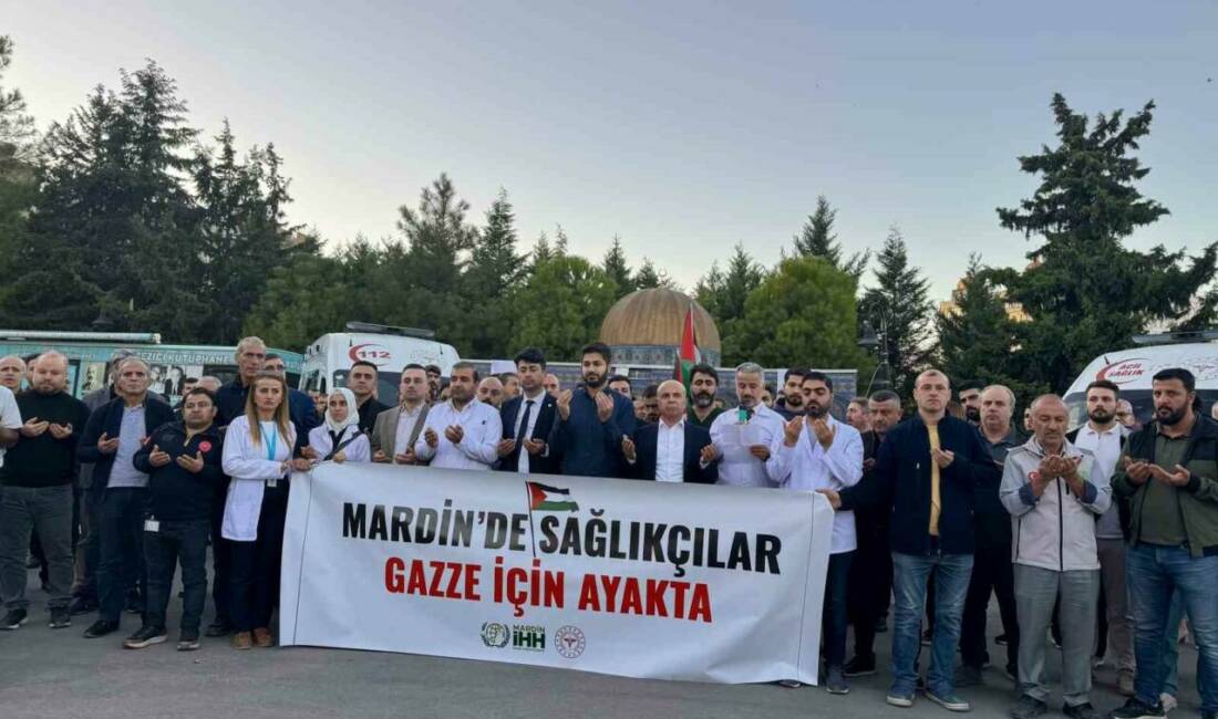 Mardin'de sağlık çalışanları Gazze'deki meslektaşlarına destek amacıyla basın açıklaması düzenledi.