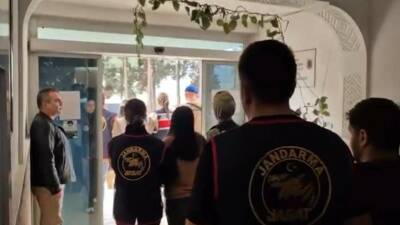 Nusaybin ilçesinde tarlada bulunan yanmış erkek cesedinin kimliği, jandarma ekiplerinin