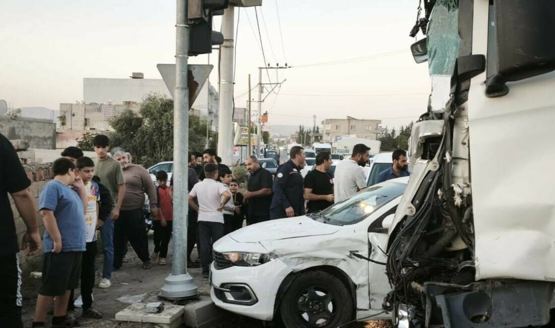 Mardin'in Kızıltepe ilçesinde tır ile otomobilin çarpıştığı kazada 1 kişi