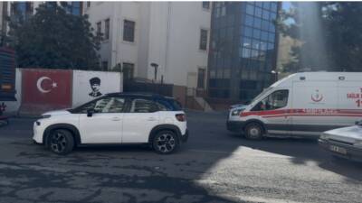 Mardin'de yaşanan trafik sıkışıklığı nedeniyle ambulans, fer-muar sistemine uygulanmadığı için