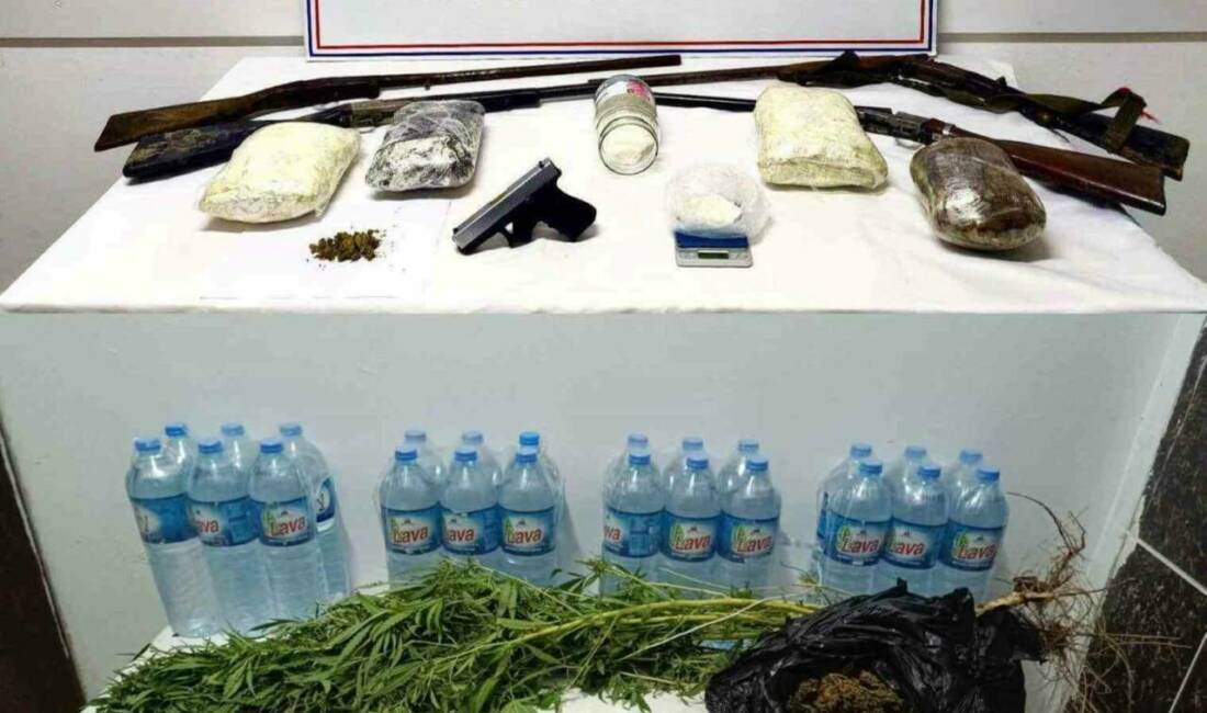 Mardin’de uyuşturucu operasyonunda 2 tutuklama Mardin'in Nusaybin ve Kızıltepe ilçelerinde jandarma ekipleri tarafından düzenlenen uyuşturucu