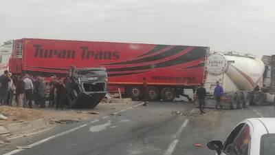 Mardin'in Nusaybin ilçesinde Yeni Sınır Kapısı mevkiinde gerçekleşen trafik kazasında,