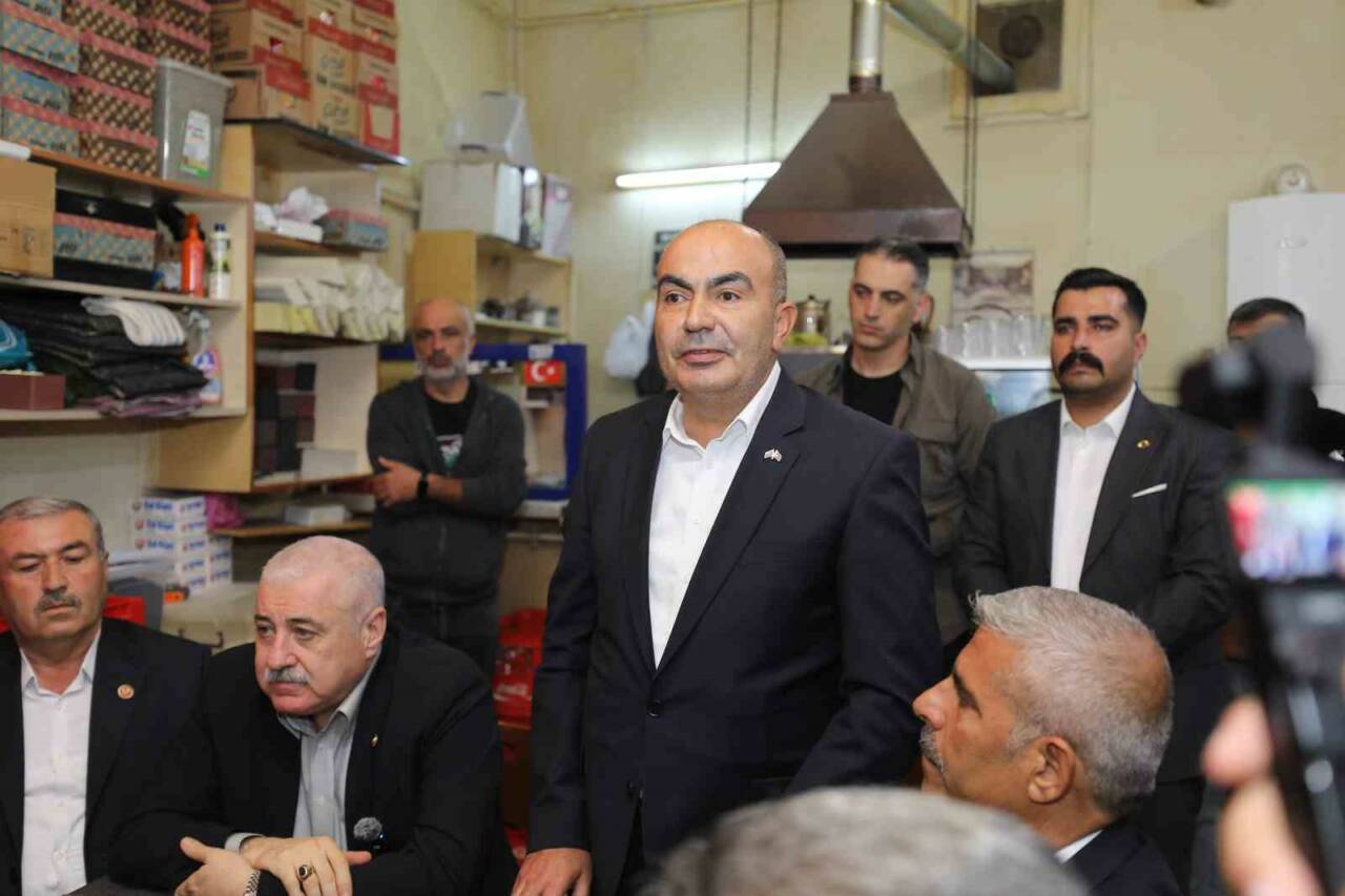 MHP Gaziantep İl Başkanlığı, "Hayırlı Günler Komşum" programı kapsamında vatandaşlarla