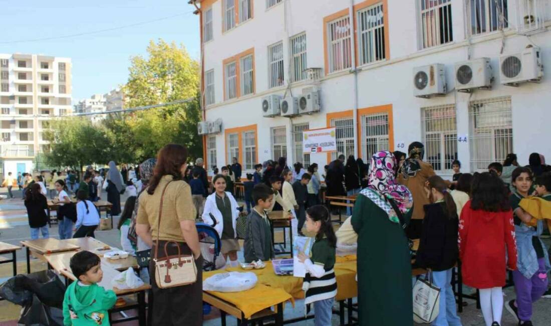 Minik yüreklerden Gazze’ye destek etkinliği Diyarbakır’ın Kayapınar ilçesinde bir ilkokulda Gazze’ye yardım etkinliği düzenlendi.