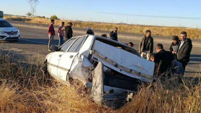 Adıyaman’da, sürücüsünün direksiyon hakimiyetini kaybettiği otomobilin şarampole girmesi sonucu 2
