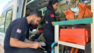 Adıyaman'da bir yaya, karşı tarafına geçmeye çalışırken otomobilin çarpması sonucu