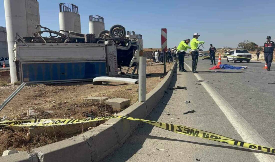 Gaziantep'te meydana gelen trafik kazasında otomobil ile kamyonet çarpıştı. Kamyonet