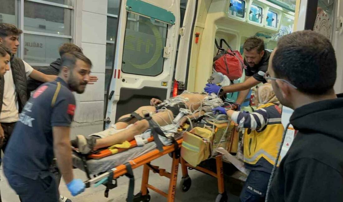 Adıyaman'da motosikletle otomobilin çarpışması sonucu motosiklet sürücüsü ağır yaralandı. Kaza,
