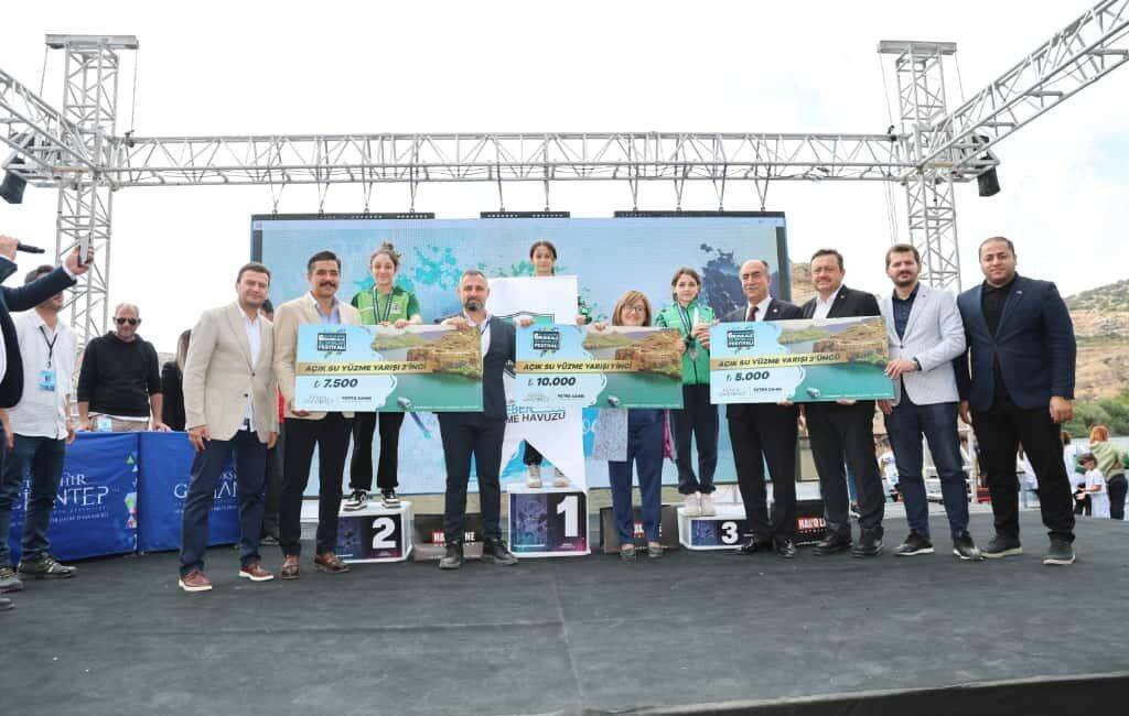 Gaziantep Büyükşehir Belediyesi tarafından düzenlenen Rumkale Su Sporları Festivali'nde, Şehitkamil