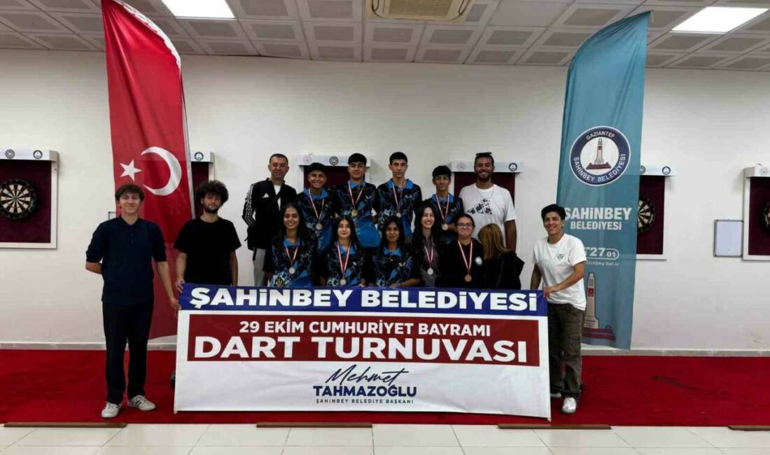 Şahinbey Belediyesi Cumhuriyetin 102. yılını coşku ile kutladı Şahinbey Belediyesi, Cumhuriyetin 102. yıl dönümünü düzenlediği sportif etkinliklerle kutladı.