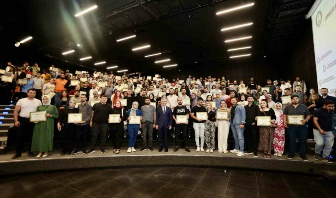 Şahinbey Belediyesi'nin Evlilik Okulu Projesi kapsamında 366 çift daha sertifika