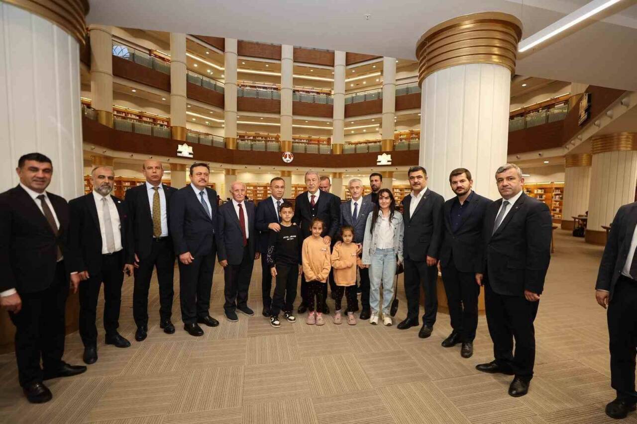 Hulusi Akar, Gaziantep'te bulunan Şahinbey Belediyesi tarafından yapılan dev projeler