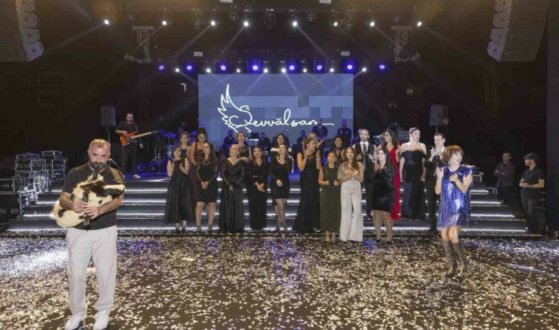SANKO Okulları, eğitim-öğretimdeki 25. yılını kutlama programı düzenleyerek geçti. Programda,