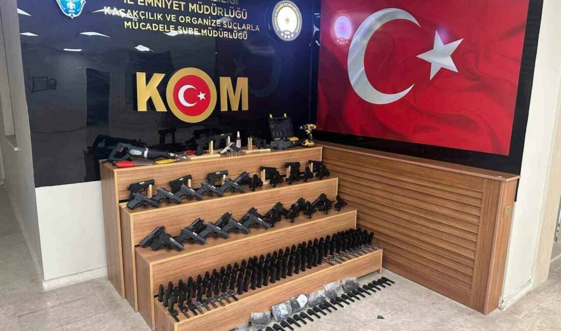 Şanlıurfa'da polis ekipleri tarafından gerçekleştirilen operasyonda 37 ruhsatsız silahın bulunduğu