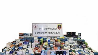 Şanlıurfa'da jandarma ekipleri, gümrük kaçağı cep telefonu ve aksesuarları ele