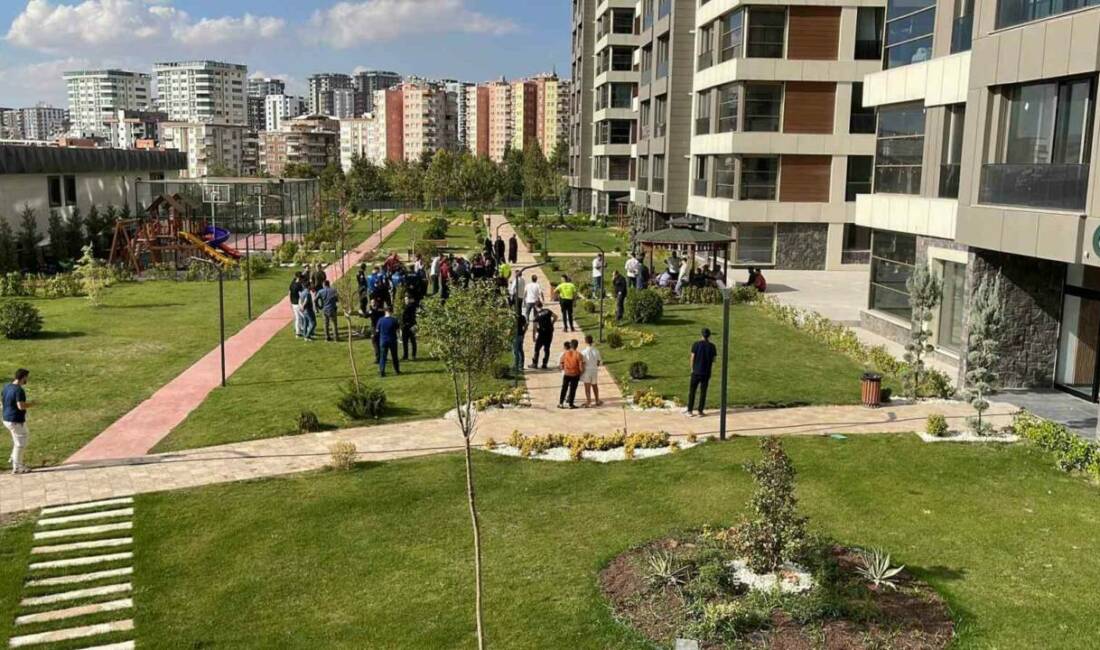 Şanlıurfa'nın Doğukent Mahallesi'nde bir sitede alacak-verecek meselesi yüzünden çıkan kavgada