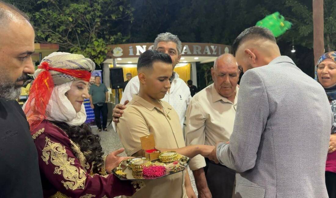 Şanlıurfa’da aşk mesafe tanımadı, ayrı ülkelerde aynı anda nişan yapıldı Şanlıurfa'da gelin ve damat, farklı ülkelerde olmalarına rağmen aynı anda