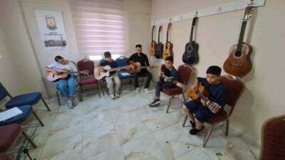 Şanlıurfa Büyükşehir Belediyesi, gençlik merkezlerinde çeşitli sanat ve kültür etkinlikleri