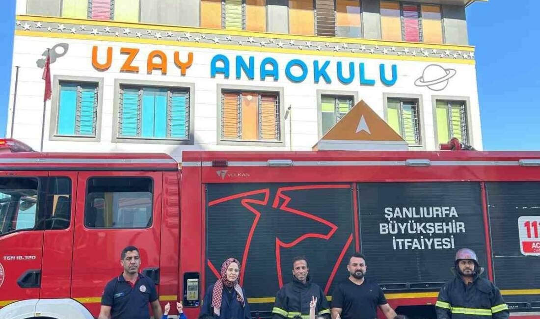 İtfaiye Haftası dolayısıyla bir anaokulu öğrencileri, okulda yapılan yangın tatbikatına