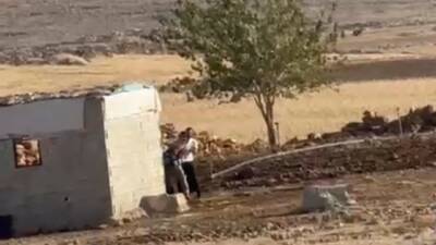 Şanlıurfa'nın Siverek ilçesinde iki aile arasında silahlı çatışma yaşandı. İki