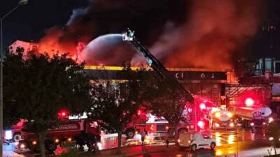 Şanlıurfa'nın Haliliye ilçesindeki bir züccaciye malzemesi satışı yapılan iş yerinde