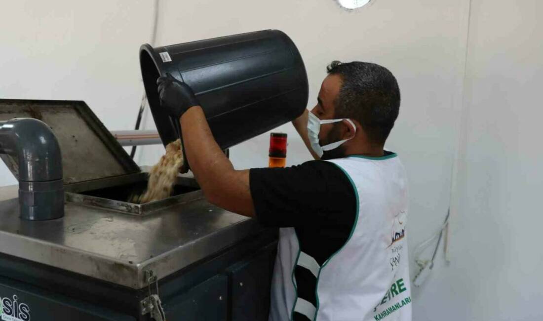 Şanlıurfa Büyükşehir Belediyesi, kent genelinde toplanan yemek atıkları, ekmek ve