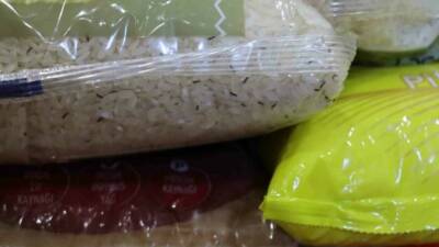 Şanlıurfa'da yapılan market denetimlerinde kurtlanan pirinç, bozulmuş tavuk, peynir, yoğurt,