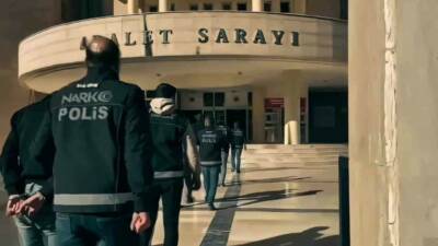 Şanlıurfa'da uyuşturucu operasyonunda 23 şüpheli gözaltına alındı. Operasyonda ele geçirilen