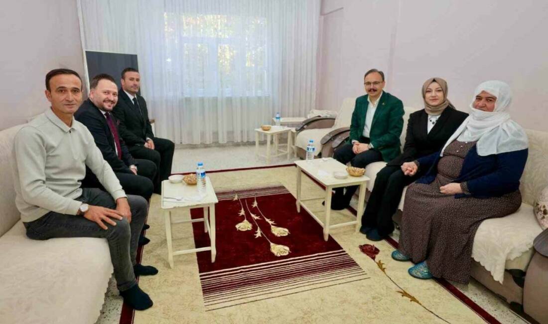 Siirt Valisi Dr. Kemal Kızılkaya ve eşi Nurten Kızılkaya, "Aile