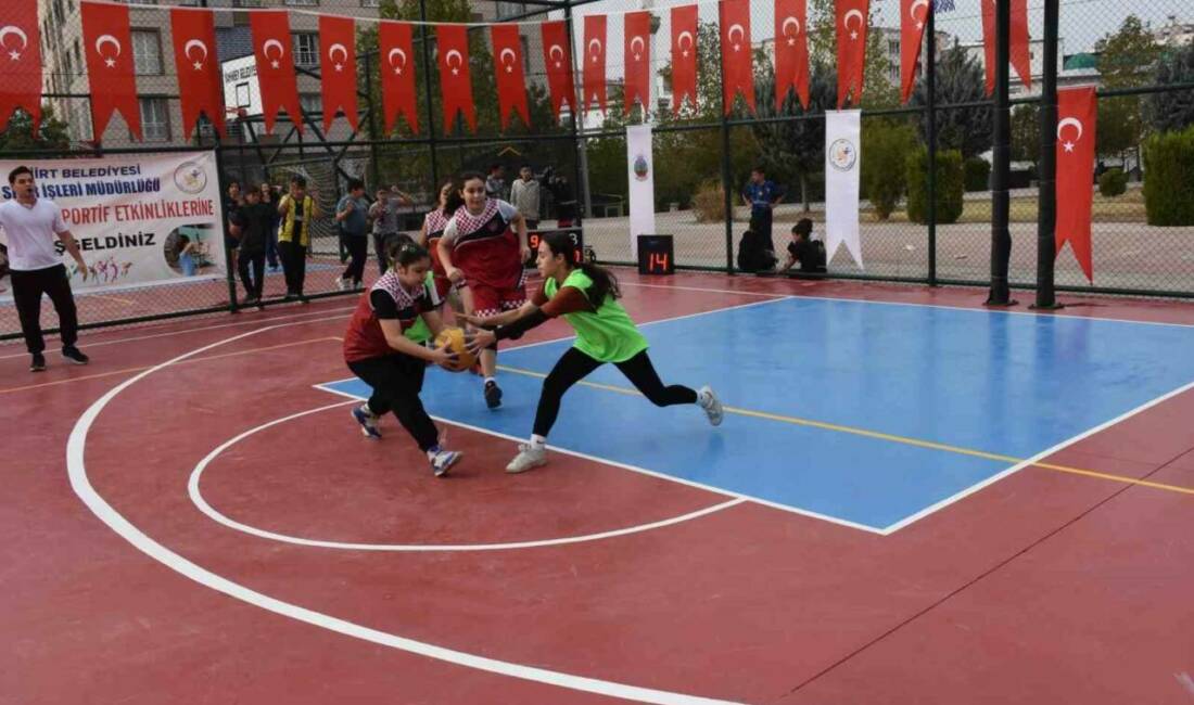 Siirt Belediyesi tarafından düzenlenen 3x3 Sokak Basketbol Turnuvası beş farklı