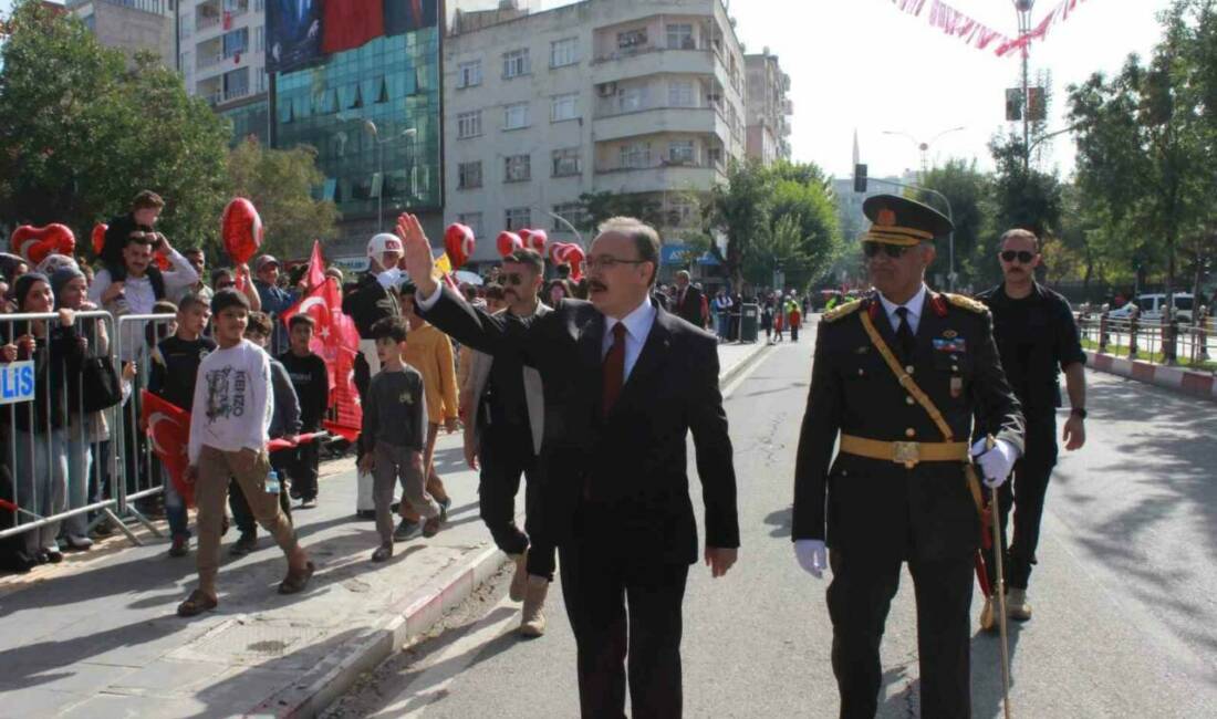 Siirt’te Cumhuriyet Bayramı, çeşitli etkinlikle kutlandı.