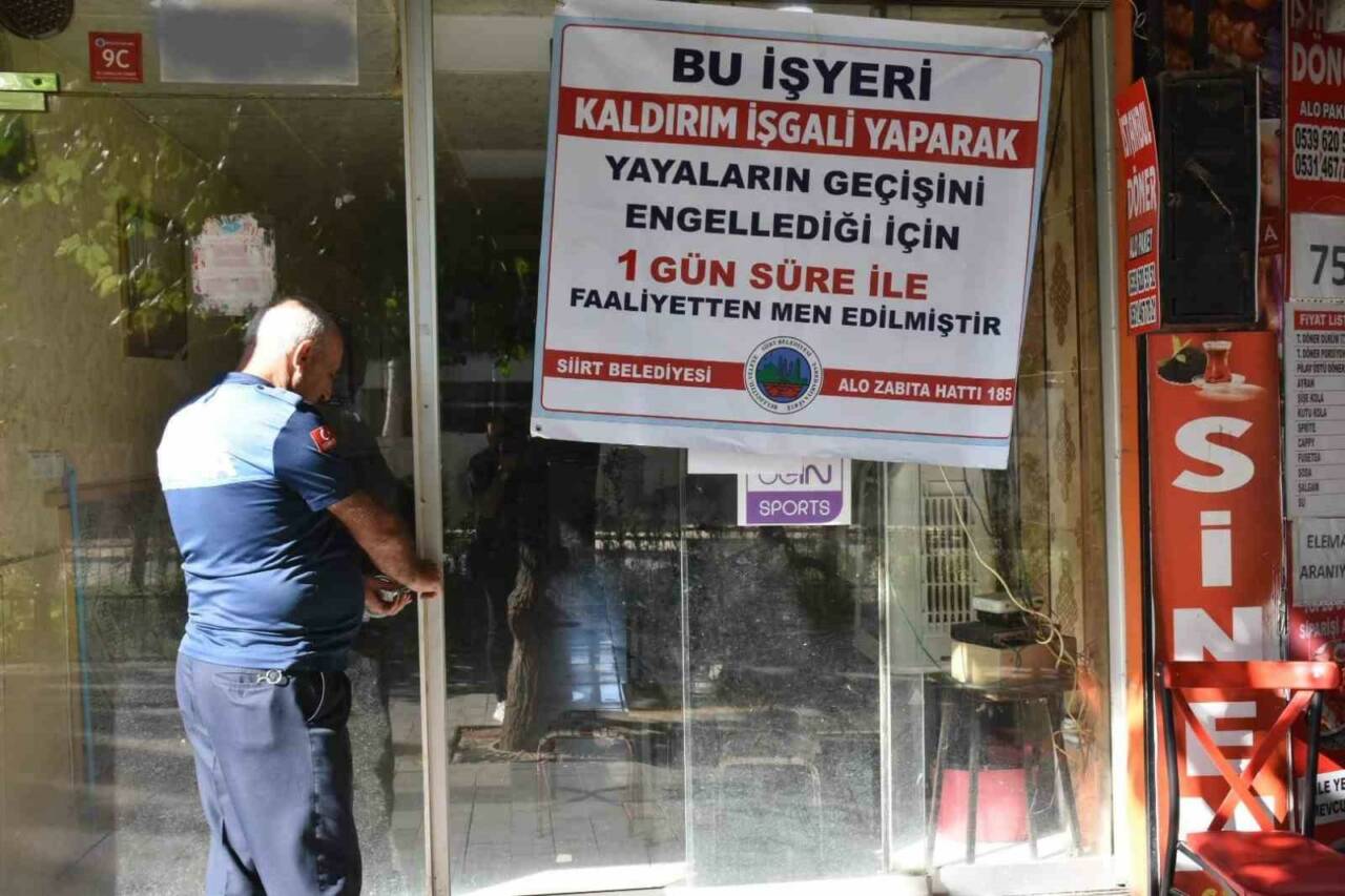 Siirt Belediyesi Zabıta Müdürlüğü ekipleri tarafından yapılan denetimlerde, kaldırım işgali