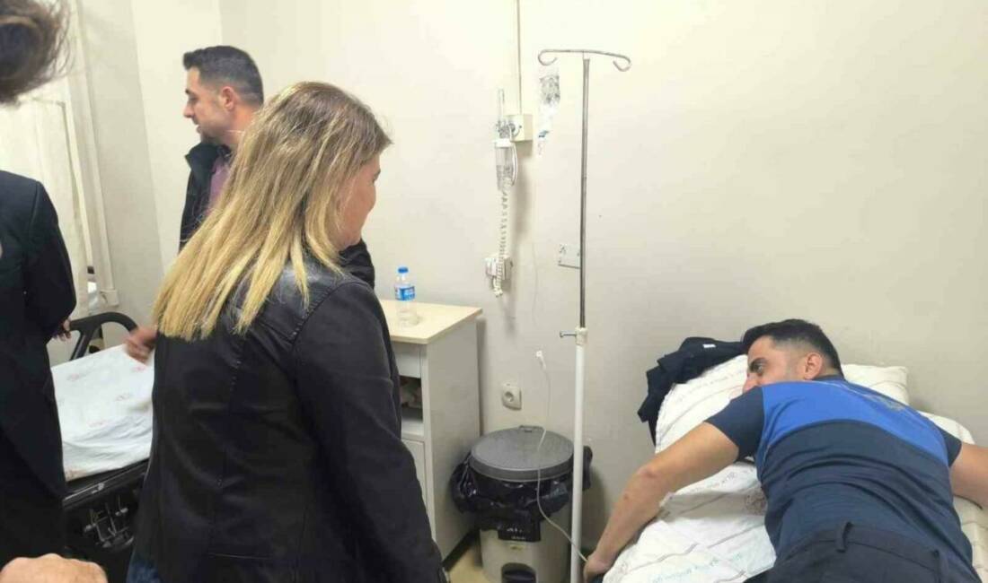 Siirt’te zabıta memuru bıçaklandı Siirt’in Kurtalan ilçesinde çarşıda denetimde olan zabıta memuru bıçaklandı.