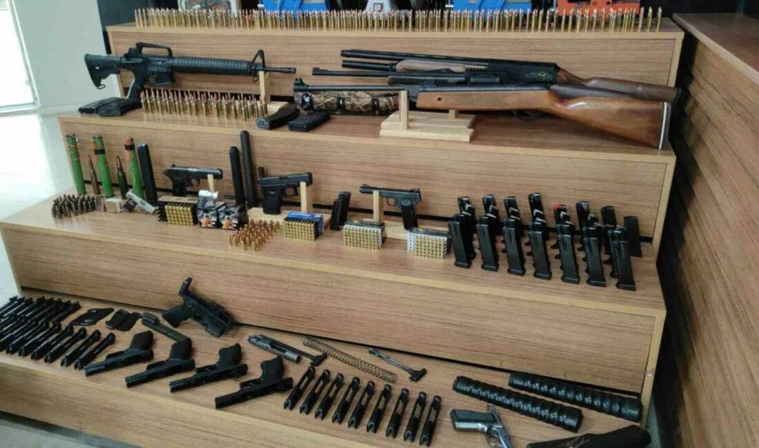 Şanlıurfa'da düzenlenen silah kaçakçılığı operasyonunda 4 kişi gözaltına alındı. Çok