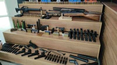 Şanlıurfa'da düzenlenen silah kaçakçılığı operasyonunda 4 kişi gözaltına alındı. Çok