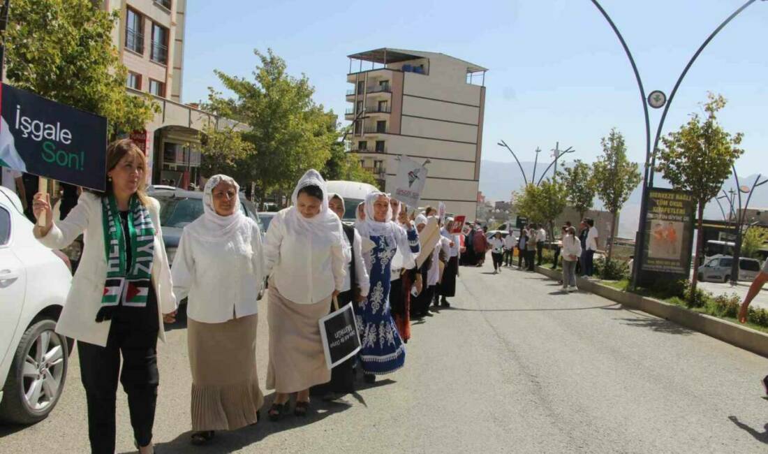 Şırnak'ta "Sessiz Çığlık" yürüyüşü düzenlendi. Kadınlar, Gazze'deki insanlık dramına dikkat