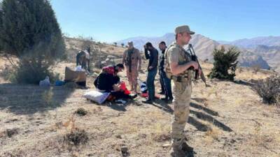 Şırnak'ın Beytüşşebap ilçesinde hayvancılık yapan 21 yaşındaki Leyla Çakır, attan