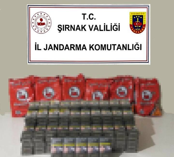 Şırnak’ta kaçakçılığa büyük darbe: 10,6 milyon liralık malzeme ele geçirildi Şırnak İl Jandarma Komutanlığı ekipleri, 20-26 Ekim tarihleri arasında gerçekleştirdiği