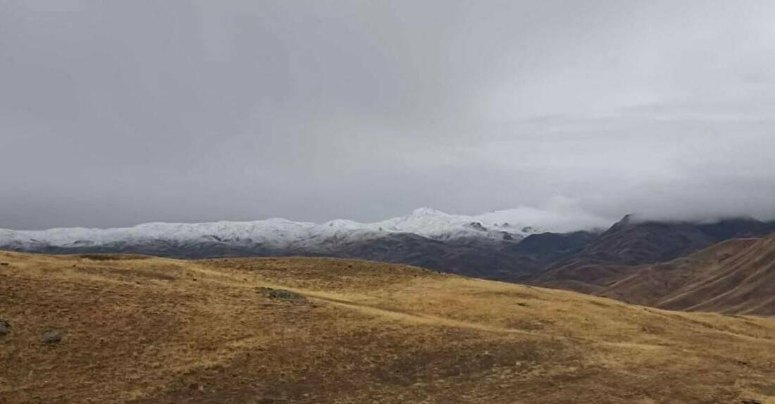 Şırnak'ın Beytüşşebap ilçesinde bulunan 3 bin rakımlı yaylalarda kar yağışı