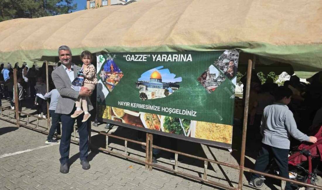 Şanlıurfa'nın Siverek ilçesinde, Gazipaşa İlköğretim Okulu öğrencileri, öğretmenleri ve velileri